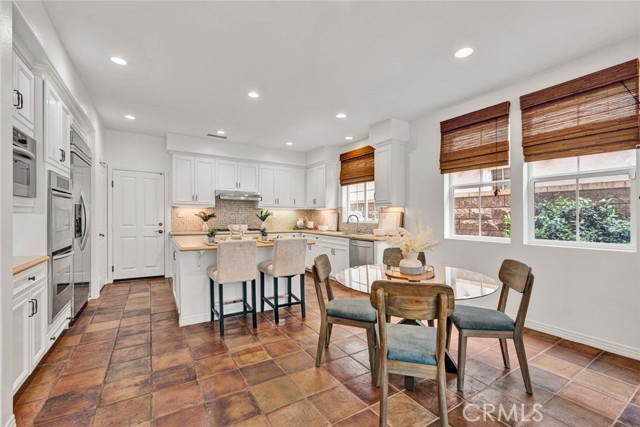 Detail Gallery Image 2 of 29 For 507 Celestial Pt, Tustin,  CA 92782 - 5 Beds | 4/1 Baths