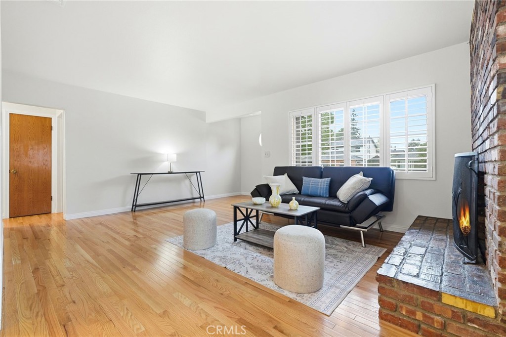 MLS #SR25262733 image #8