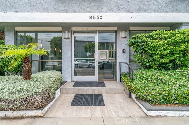 8635 Falmouth Avenue, Playa del Rey CA: https://media.crmls.org/medias/94fcb500-fd19-4e0a-970b-e3a5d2dcce45.jpg