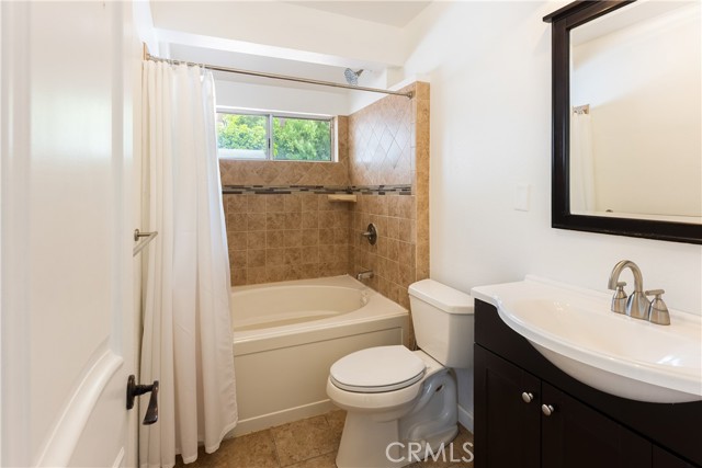 Detail Gallery Image 33 of 44 For 22632 Cass, Woodland Hills,  CA 91364 - 3 Beds | 2 Baths