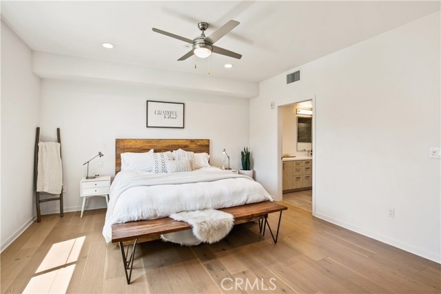 Detail Gallery Image 18 of 42 For 4240 Laurel Canyon Bld #208,  Studio City,  CA 91604 - 3 Beds | 3/1 Baths