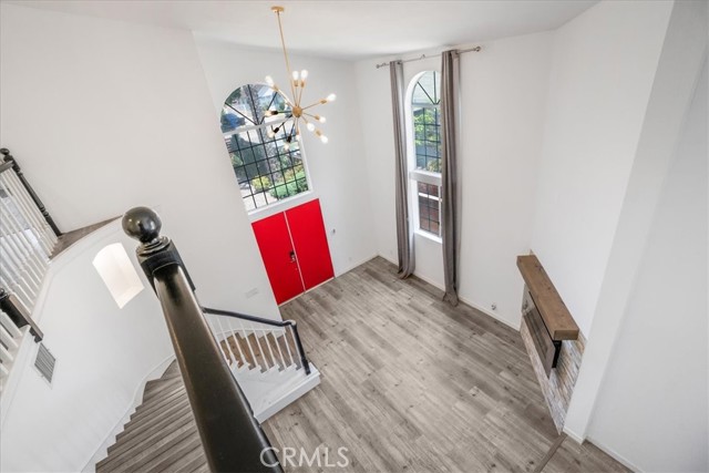 2481 S Bundy Drive, Los Angeles CA: https://media.crmls.org/medias/94ff08d6-8c4a-44c6-a27b-e31507f35e24.jpg