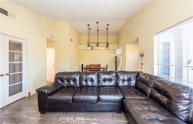 375 Stanford Court, Irvine CA: https://media.crmls.org/medias/94ff36fd-e2ca-49a6-925a-d5684d223df8.jpg