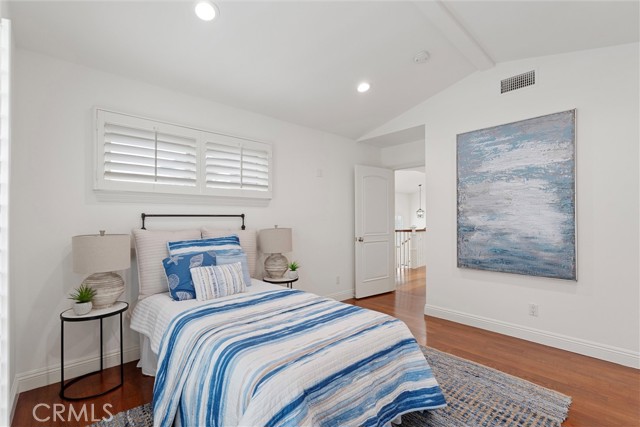 2000 Walnut Avenue, Manhattan Beach CA: https://media.crmls.org/medias/950012d3-66c5-48d1-8557-7ebc86f0ee28.jpg