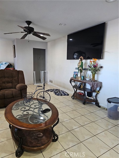 Detail Gallery Image 8 of 10 For 2152 E Avenue Q5, Palmdale,  CA 93550 - 4 Beds | 2 Baths