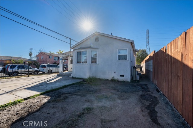 Detail Gallery Image 2 of 33 For 358 E 97th St, Los Angeles,  CA 90003 - 3 Beds | 2 Baths