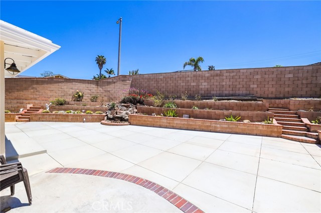 Detail Gallery Image 26 of 27 For 19382 Weymouth Ln, Huntington Beach,  CA 92646 - 4 Beds | 3 Baths