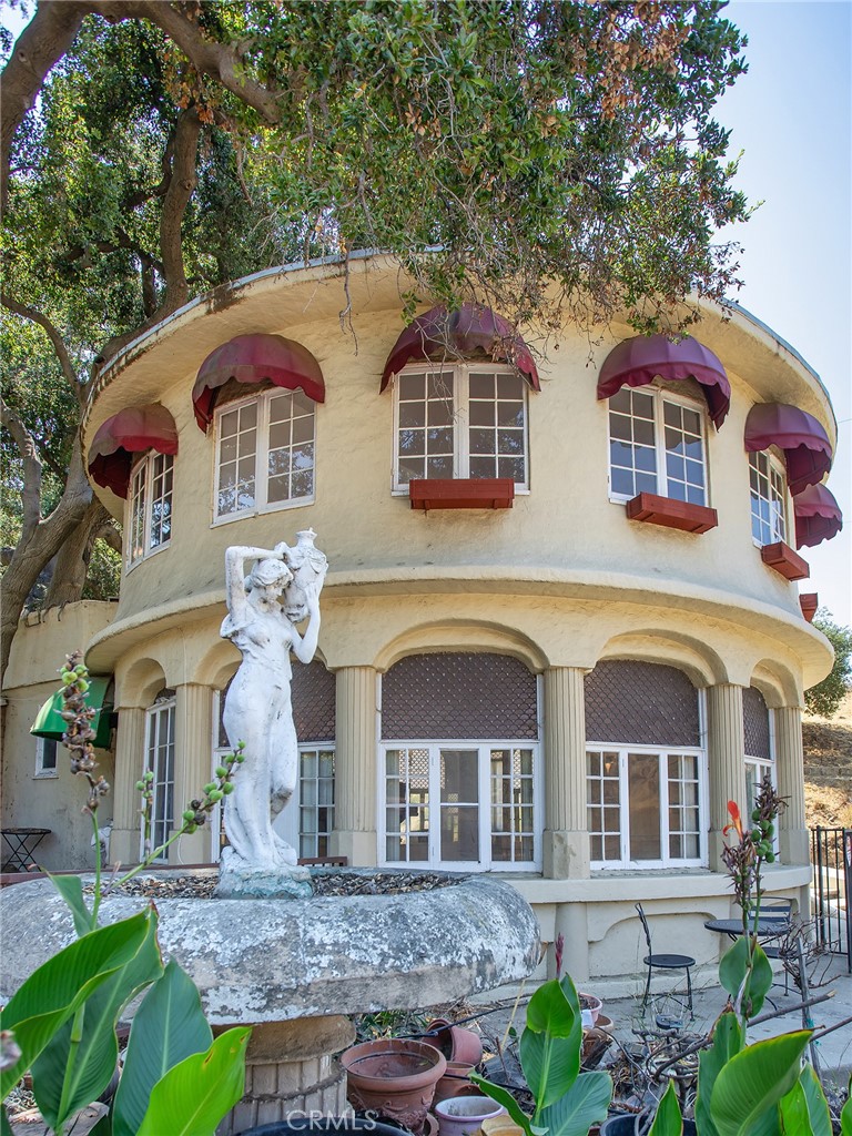 https://media.crmls.org/medias/95008e5e-1753-4104-814f-68db2bd1b220.jpg?preset=X-Large