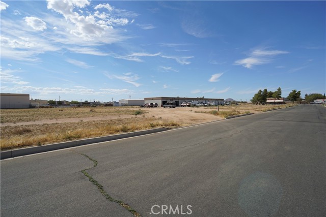 Detail Gallery Image 12 of 13 For 1 Malaki Rd, Apple Valley,  CA 92308 - – Beds | – Baths