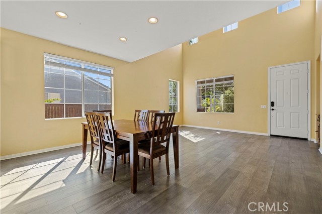 Detail Gallery Image 10 of 68 For 31205 Cherry Dr, Castaic,  CA 91384 - 5 Beds | 3 Baths