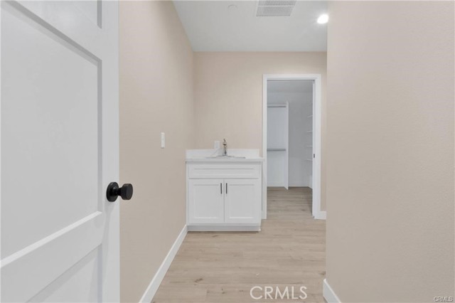 10628 Pauhaska Road, Apple Valley CA: https://media.crmls.org/medias/9501d4f9-3b71-4d89-84a5-d87c8439840b.jpg
