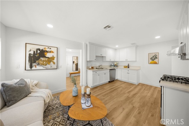 Detail Gallery Image 14 of 35 For 332 Chester Pl, Pomona,  CA 91768 - 4 Beds | 2 Baths