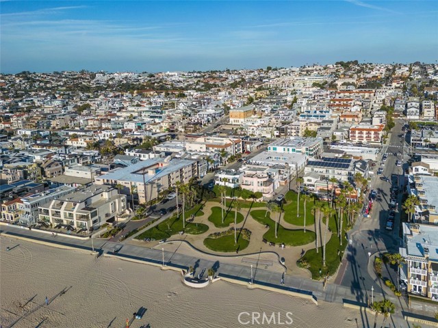 15 15th Street, Hermosa Beach, California 90254, 2 Bedrooms Bedrooms, ,2 BathroomsBathrooms,Residential,Sold,15th,SB24032108