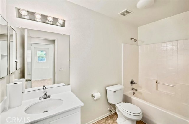 Detail Gallery Image 21 of 32 For 32040 Poppy Way, Lake Elsinore,  CA 92532 - 4 Beds | 2/1 Baths