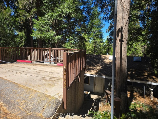 752 Big Oak, Crestline, CA 92325