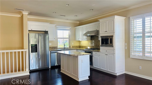 36 Mission Bell, Irvine CA: https://media.crmls.org/medias/9503a92a-2b36-4a10-85fb-ce00f097db15.jpg