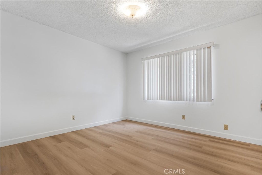 https://media.crmls.org/medias/9503b26c-3a5b-4f66-ac7e-2bf53f1ee13e.jpg?preset=X-Large