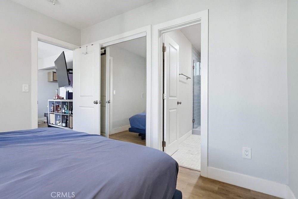 https://media.crmls.org/medias/95044515-7a4a-429d-b44a-cb35b630ff21.jpg?preset=X-Large