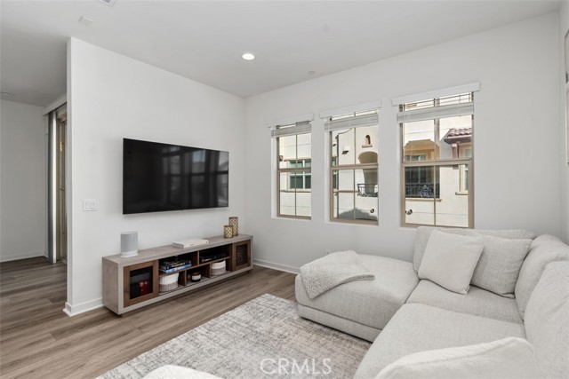 Detail Gallery Image 15 of 44 For 503 Deeann, Lake Forest,  CA 92610 - 2 Beds | 2/1 Baths