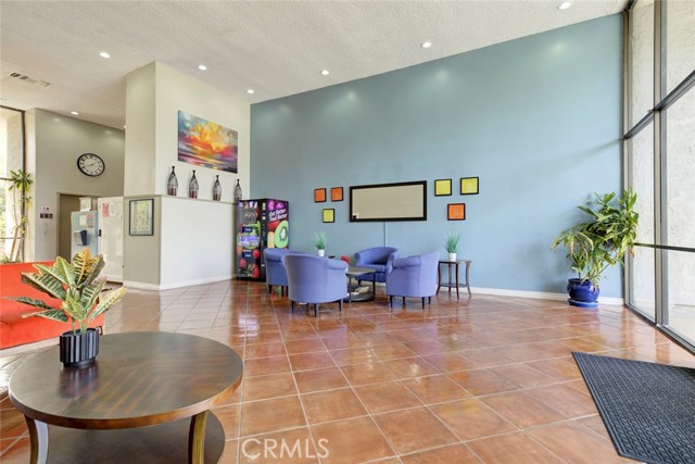 Detail Gallery Image 4 of 35 For 1401 Valley View #206,  Glendale,  CA 91202 - 2 Beds | 2 Baths