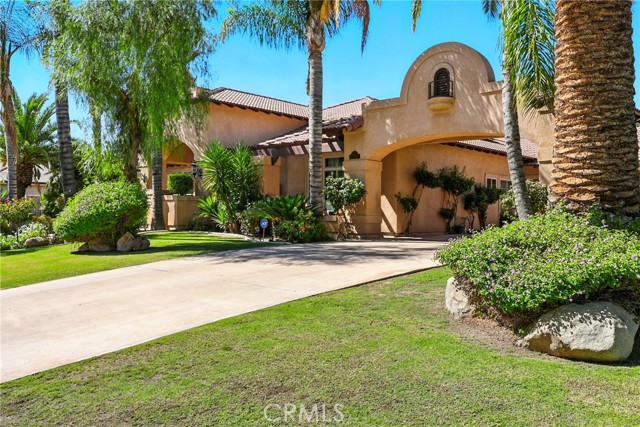 Detail Gallery Image 4 of 60 For 13204 Michaelangelo Dr, Bakersfield,  CA 93314 - 5 Beds | 3 Baths