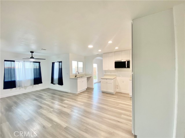 Detail Gallery Image 8 of 28 For 17048 Monaco Dr, Victorville,  CA 92395 - 4 Beds | 2/1 Baths