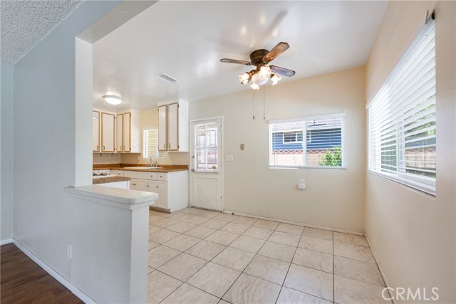 428 S Rosalinda Avenue, Azusa CA: https://media.crmls.org/medias/95063b46-5284-4b59-b5ed-05f5e87d0233.jpg