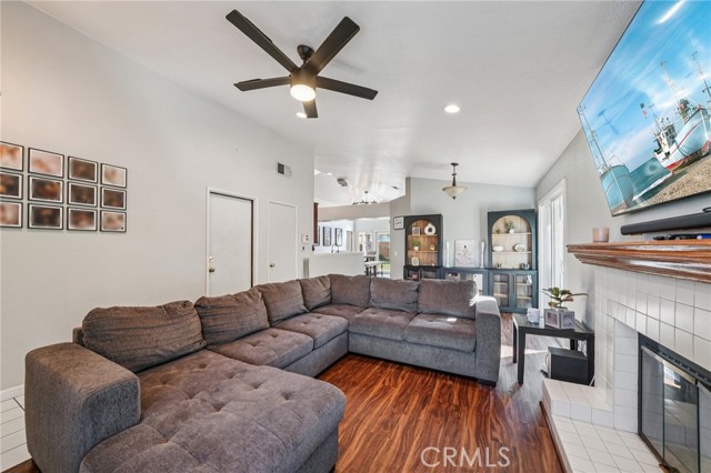 Detail Gallery Image 7 of 57 For 10374 Crossing Green, Moreno Valley,  CA 92557 - 3 Beds | 2 Baths