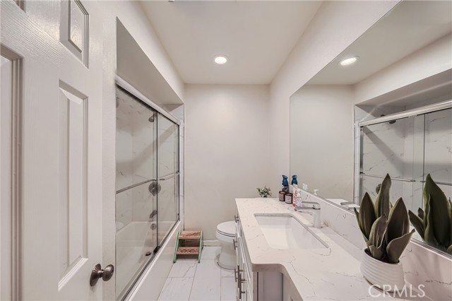 Detail Gallery Image 16 of 38 For 3818 Charlemagne Ave, Long Beach,  CA 90808 - 4 Beds | 2 Baths