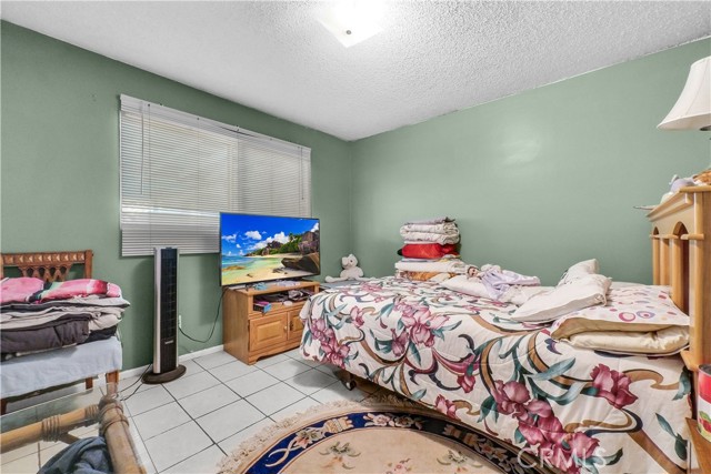 3261 Viola Drive, Riverside CA: https://media.crmls.org/medias/95084a5c-8610-4bc5-97d8-816d25d6c20b.jpg