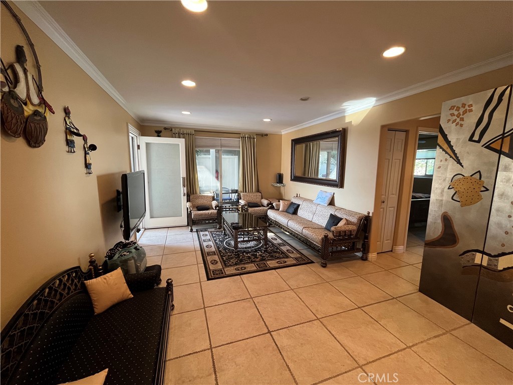 MLS #OC25248527 image #9