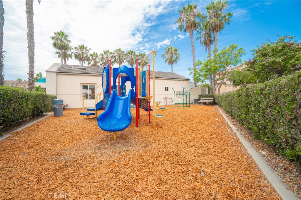 https://media.crmls.org/medias/950898eb-0443-4204-ab23-f6c5816124e9.jpg?preset=X-Large