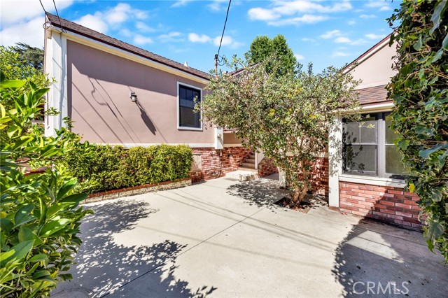 4547 Lasheart Drive, La Canada Flintridge CA: https://media.crmls.org/medias/9509f286-b63e-49fd-9797-f90a43bd2e3c.jpg