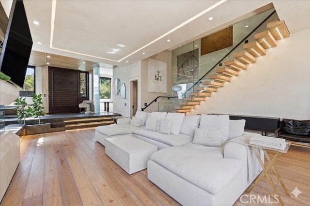 Detail Gallery Image 18 of 62 For 750 California Ave, Venice,  CA 90291 - 4 Beds | 4 Baths