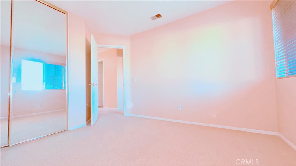 https://media.crmls.org/medias/950addc6-826e-4755-a8dc-f4c7e956a4d6.jpg?preset=X-Large