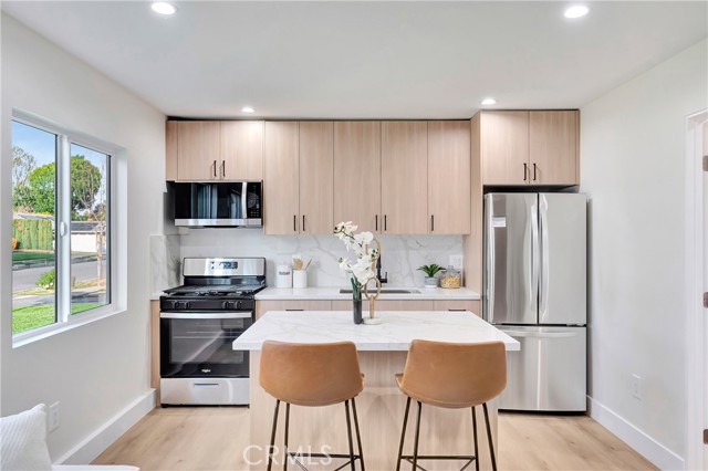 20742 Lull Street, Winnetka CA: https://media.crmls.org/medias/950b7314-4097-4115-a6f4-9a5179c30084.jpg