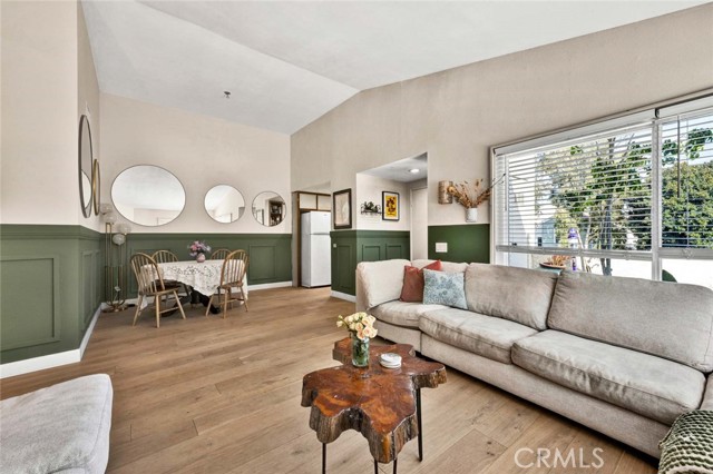 Detail Gallery Image 4 of 21 For 429 Deerfield, Irvine,  CA 92606 - 2 Beds | 1 Baths