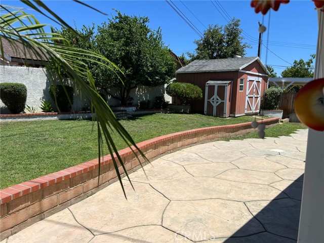 Detail Gallery Image 15 of 18 For 20323 Kinzie St, Chatsworth,  CA 91311 - 4 Beds | 3 Baths