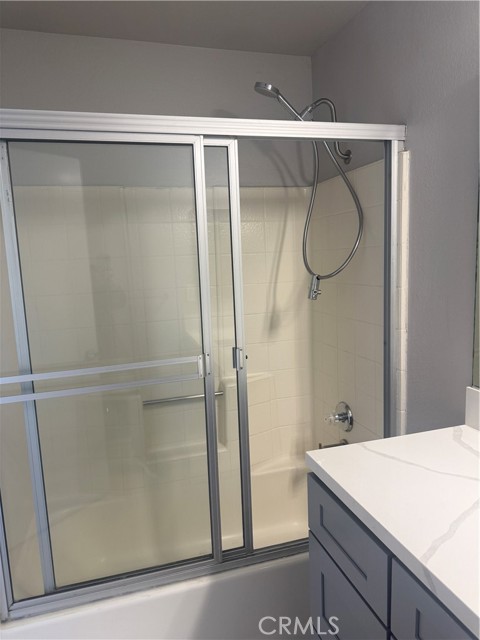 Detail Gallery Image 28 of 41 For 6912 Remmet Ave #5,  Canoga Park,  CA 91303 - 2 Beds | 2/1 Baths