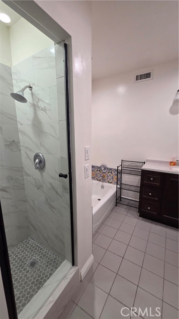 Detail Gallery Image 16 of 27 For 17322 Keswick, Northridge,  CA 91325 - 4 Beds | 2 Baths