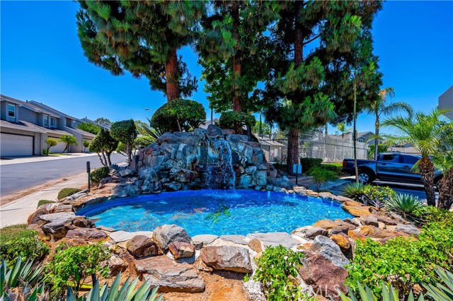 818 Live Oak Place, Corona CA: https://media.crmls.org/medias/950e1c4c-bd3b-4424-86b5-b834c750f36a.jpg