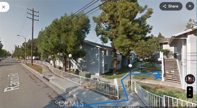 202 Evergreen Court, Azusa CA: https://media.crmls.org/medias/950e29a7-e835-47a6-a97a-bfd32c264784.jpg