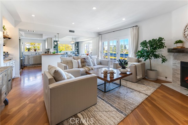 Detail Gallery Image 1 of 1 For 10627 Ashton Ave #202,  Los Angeles,  CA 90024 - 2 Beds | 2 Baths
