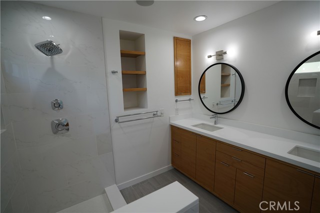 Detail Gallery Image 12 of 24 For 4466 Sherman Oaks Cir, Sherman Oaks,  CA 91403 - 3 Beds | 2 Baths