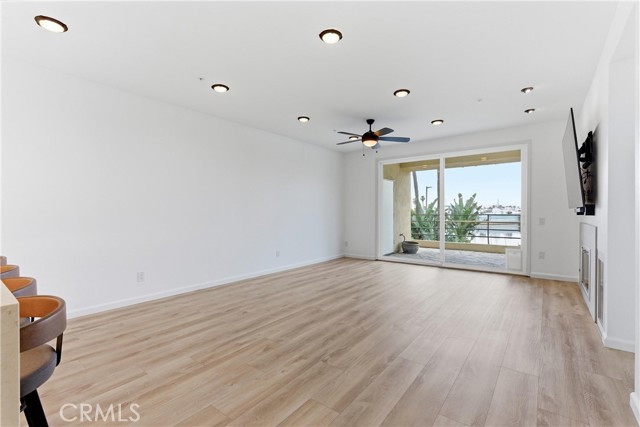 Detail Gallery Image 9 of 34 For 16291 Countess #115,  Huntington Beach,  CA 92649 - 2 Beds | 2 Baths