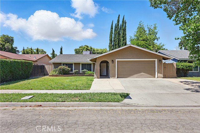 395 Columbia Avenue, Merced CA: https://media.crmls.org/medias/950ff9fd-b7a9-4550-a53b-3d50454d2d6e.jpg