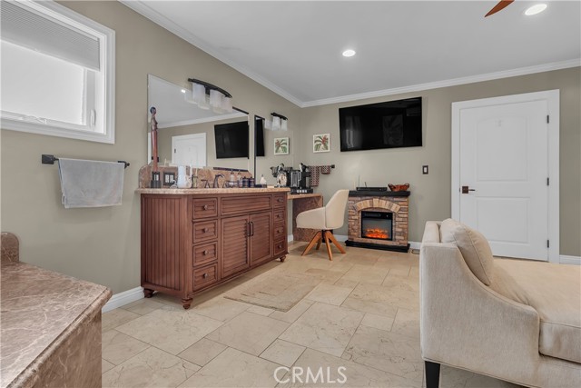 959 Rodeo, Fullerton CA: https://media.crmls.org/medias/951090ad-1f54-4ec4-bf65-ab0e7b6299e5.jpg