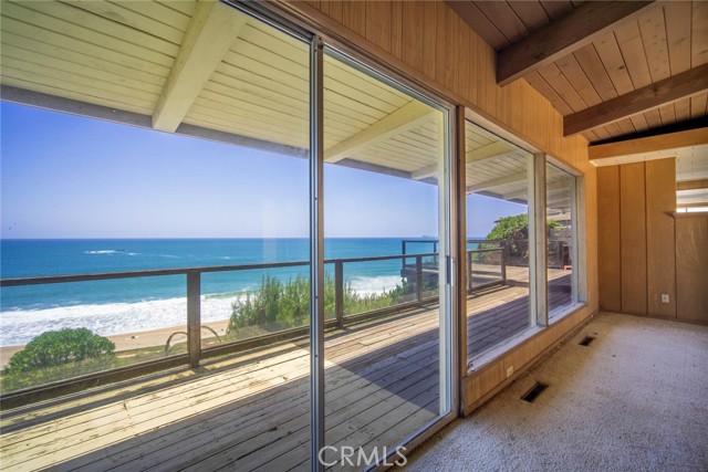 2018 Calle De Los Alamos, San Clemente CA: https://media.crmls.org/medias/9510b6cd-1e9f-42c6-8f60-6db416c35352.jpg