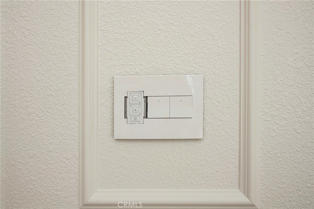 https://media.crmls.org/medias/9510c73c-0943-4b61-b01a-30a28897a732.jpg?preset=X-Large