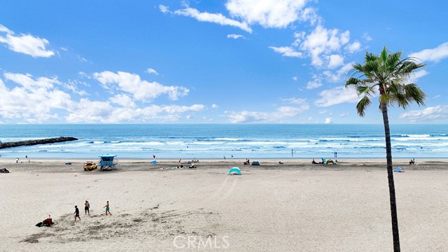 1202 N Pacific Street, Oceanside CA: https://media.crmls.org/medias/9510ee65-8420-405b-9f9f-99853ebd3ec2.jpg